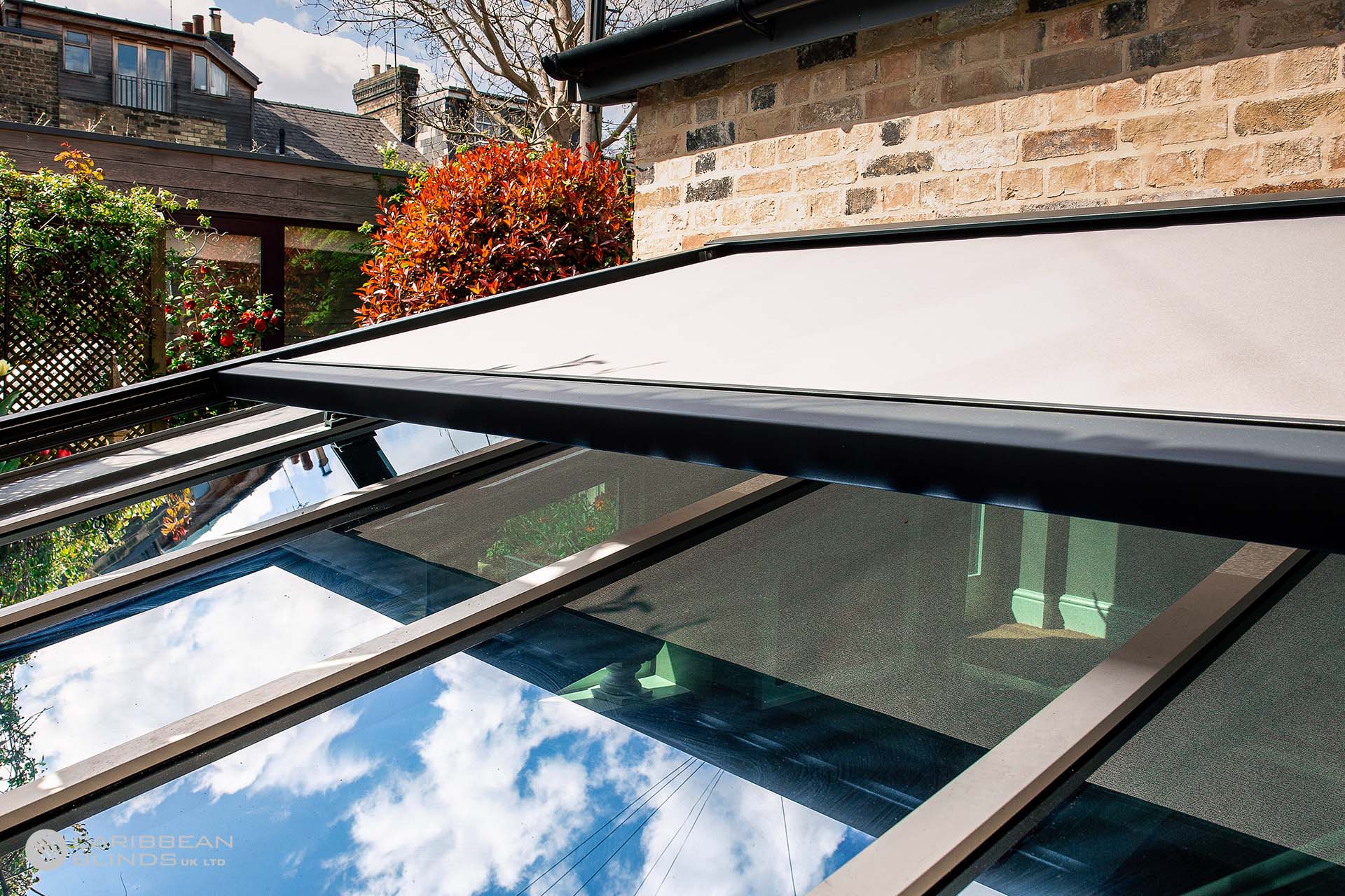 Cayman External Roof Blind Grey 41