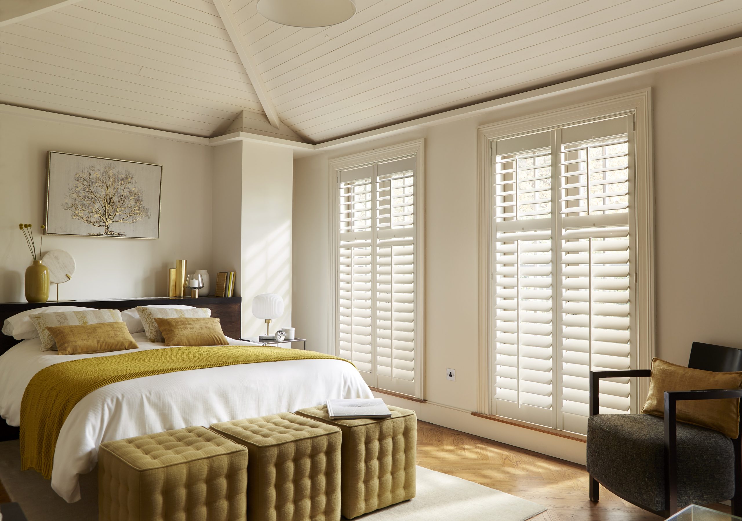 Soft corner bay shutters